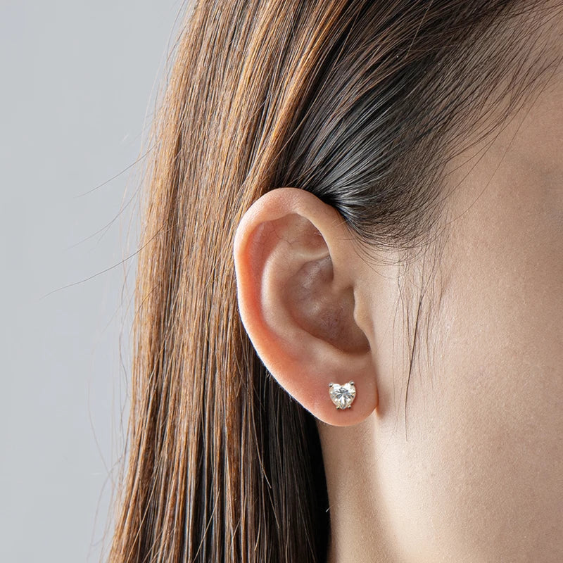 Factory Original Design GRA Certification 5.5x5.5mm Four Claw Moissanite 925 Sterling Silver Heart Stud Earrings