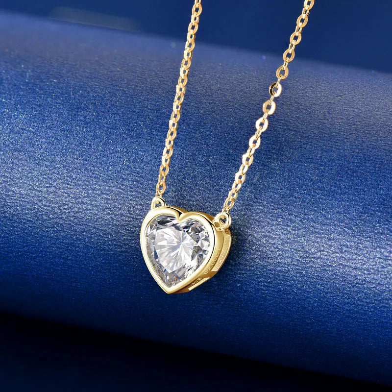 Popular Women Jewelry 925 Sterling Silver Gold Plated 8x8mm 2ct Moissanite Heart Love Pendant Necklace for Women
