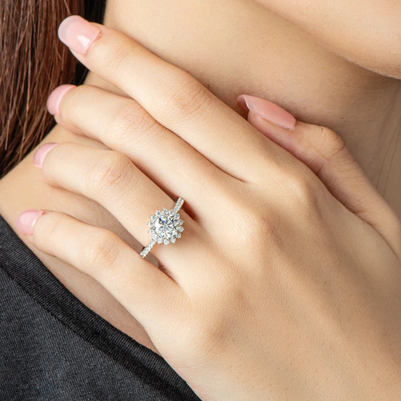 Trendy Luxury Fashion Women's 1ct Moissanite Ring 1.0ct 1 Carat 6.5mm S925 Sterling Silver Sunflower Shape Jewelry for Women
