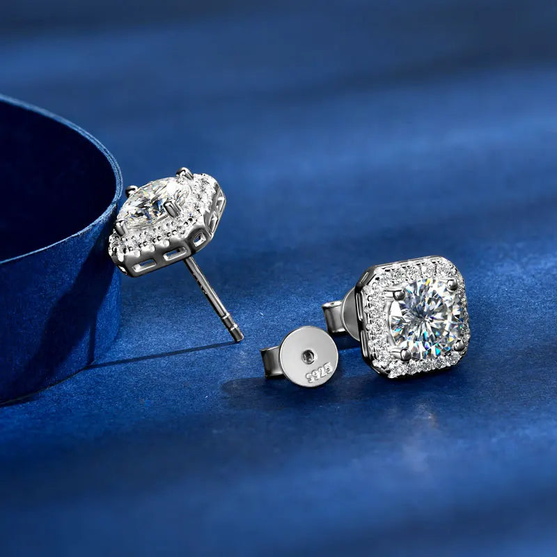 Latest Style New Designed Round Cut 0.5ct Moissanite 925 Sterling Silver Stud Earring for Lady
