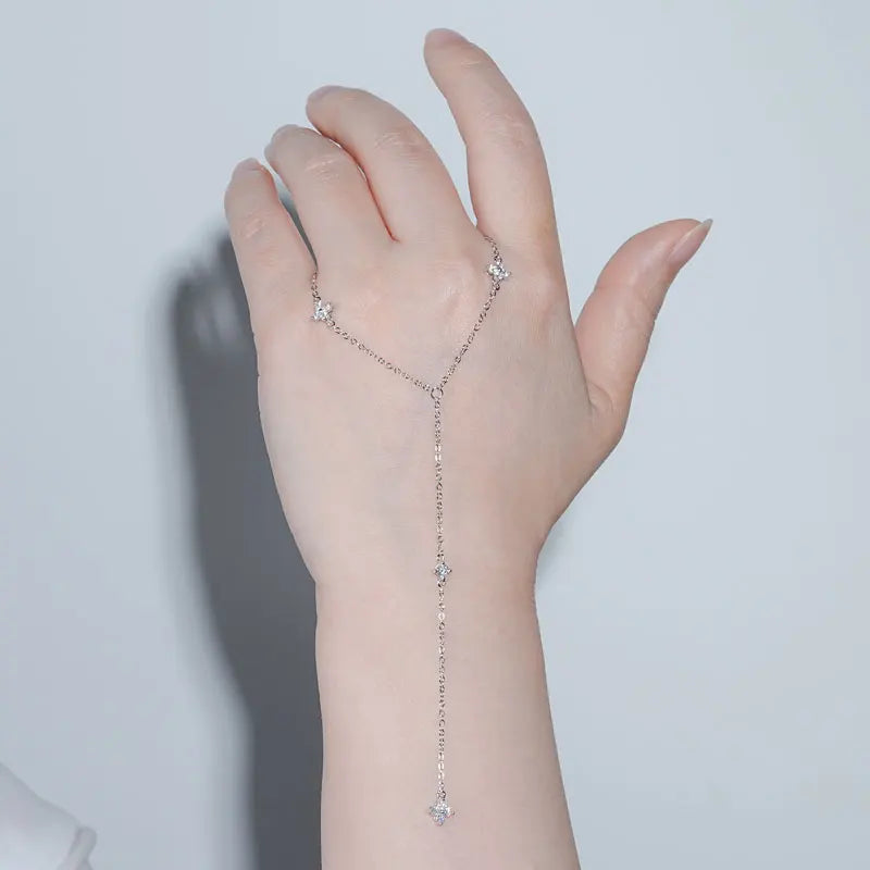 Stylish 925 Silver 2mm 3mm Round Moissanite Four-leaf Clover Fashion Necklace for Women Trendy Clavicle Chain Daily Commute