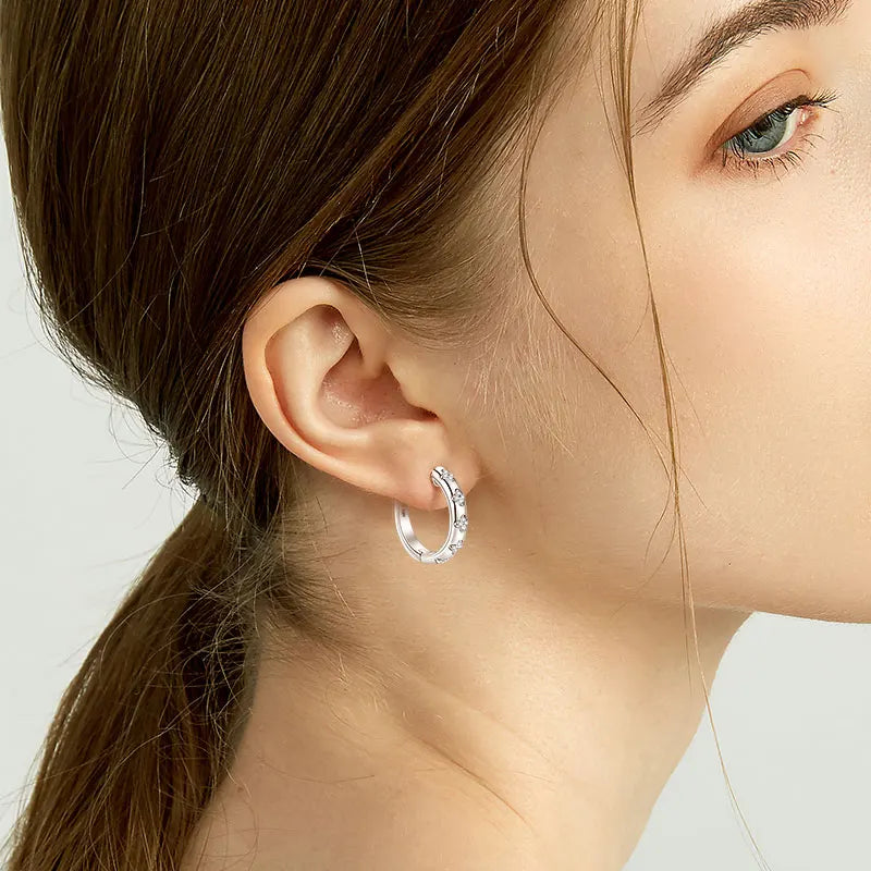 Modern Jewelry Design Ladies 925 Silver D Color VVS1 1mm Moissanite Flower Clover Hoop Earrings for Women