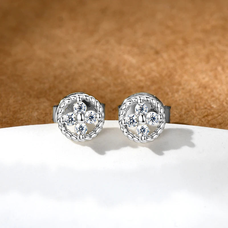 New Design Mini 925 Silver 1.3mm 0.01CT D Color VVS1 Moissanite Twisted Edge Round Stud Earrings for Women with GRA