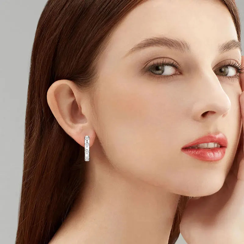 Modern Jewelry Design Ladies 925 Silver D Color VVS1 1mm Moissanite Flower Clover Hoop Earrings for Women