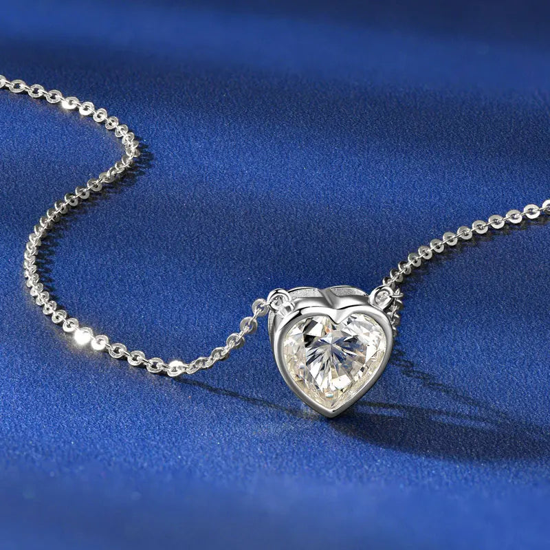Popular Women Jewelry 925 Sterling Silver Gold Plated 8x8mm 2ct Moissanite Heart Love Pendant Necklace for Women