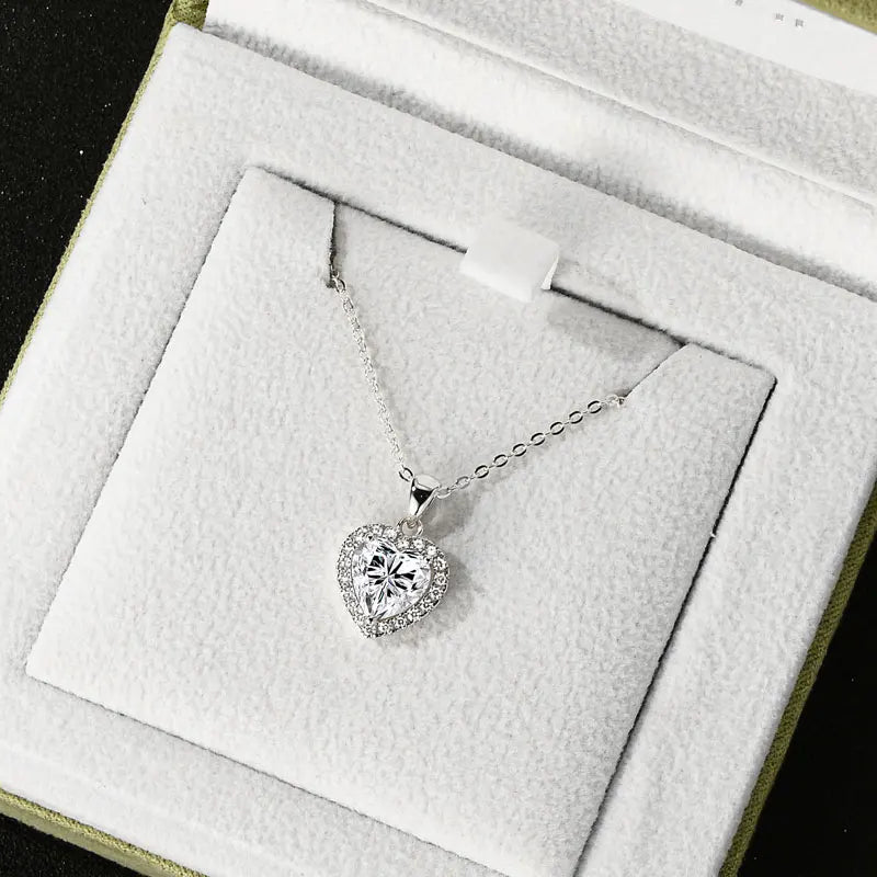 GRA Certified Wedding Trend 2024 Real Silver 925 Fine Jewelry 2CT Heart Shaped halo Pendant Moissanite Necklace for Women