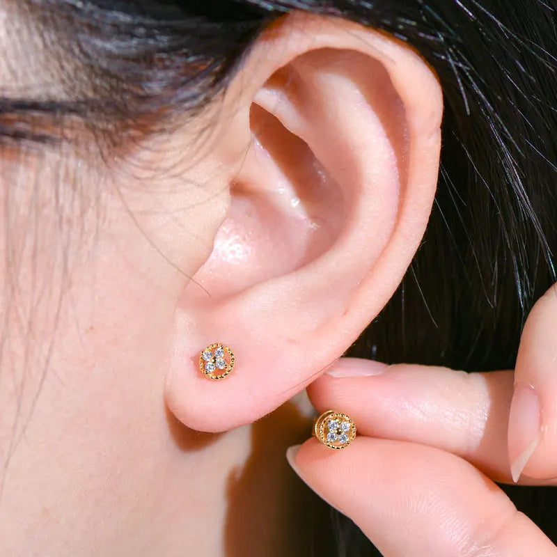 New Design Mini 925 Silver 1.3mm 0.01CT D Color VVS1 Moissanite Twisted Edge Round Stud Earrings for Women with GRA