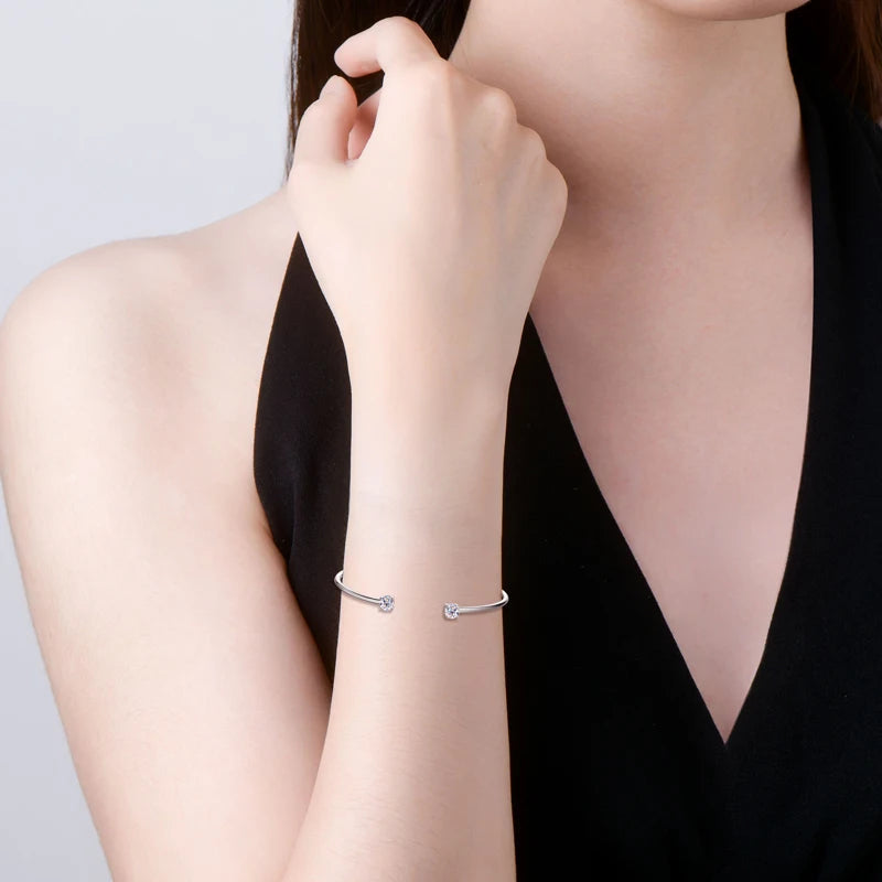 Classic Simple 925 Sterling Silver Round Cut 5mm 0.50ct Moissanite Cuff Open Bangle Ladies Fashion Bracelet with Certificate