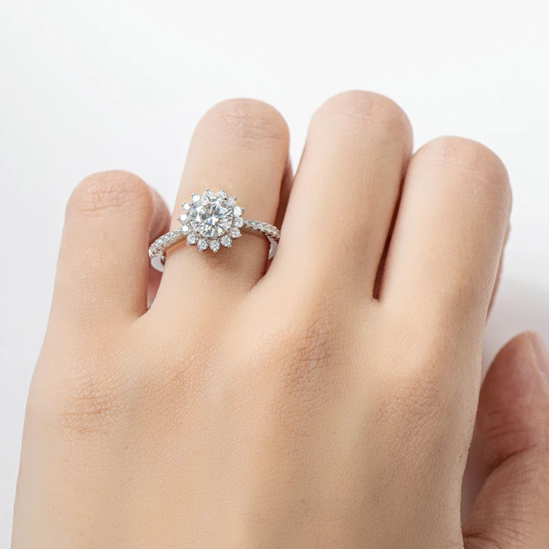 Trendy Luxury Fashion Women's 1ct Moissanite Ring 1.0ct 1 Carat 6.5mm S925 Sterling Silver Sunflower Shape Jewelry for Women