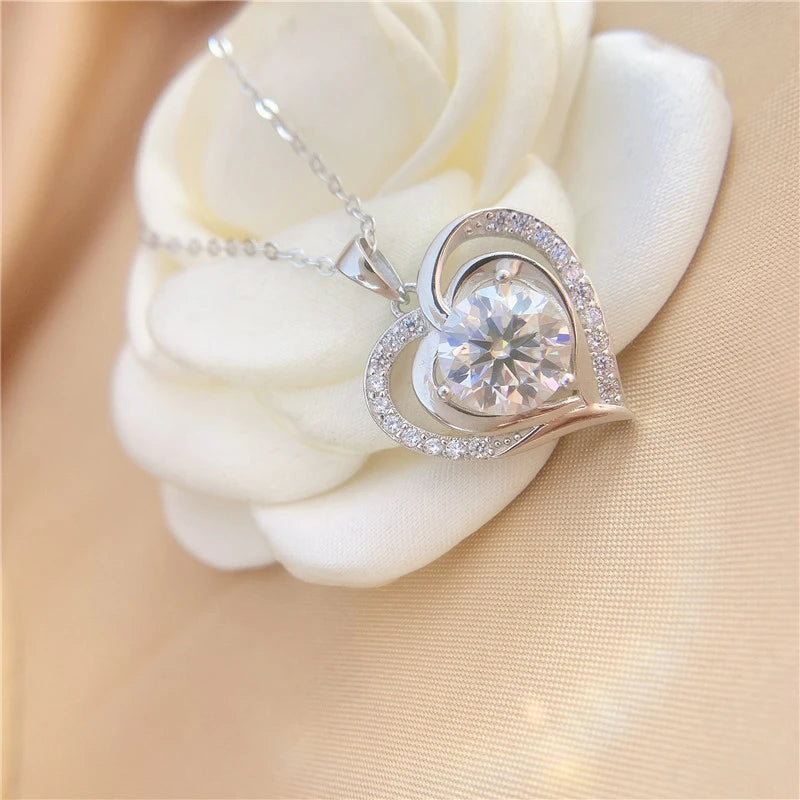 Women Light Luxury Romantic Section Love Necklace 925 Silver 9mm 3ct Round Cut Moissanite Heart Pendant Necklace for Women