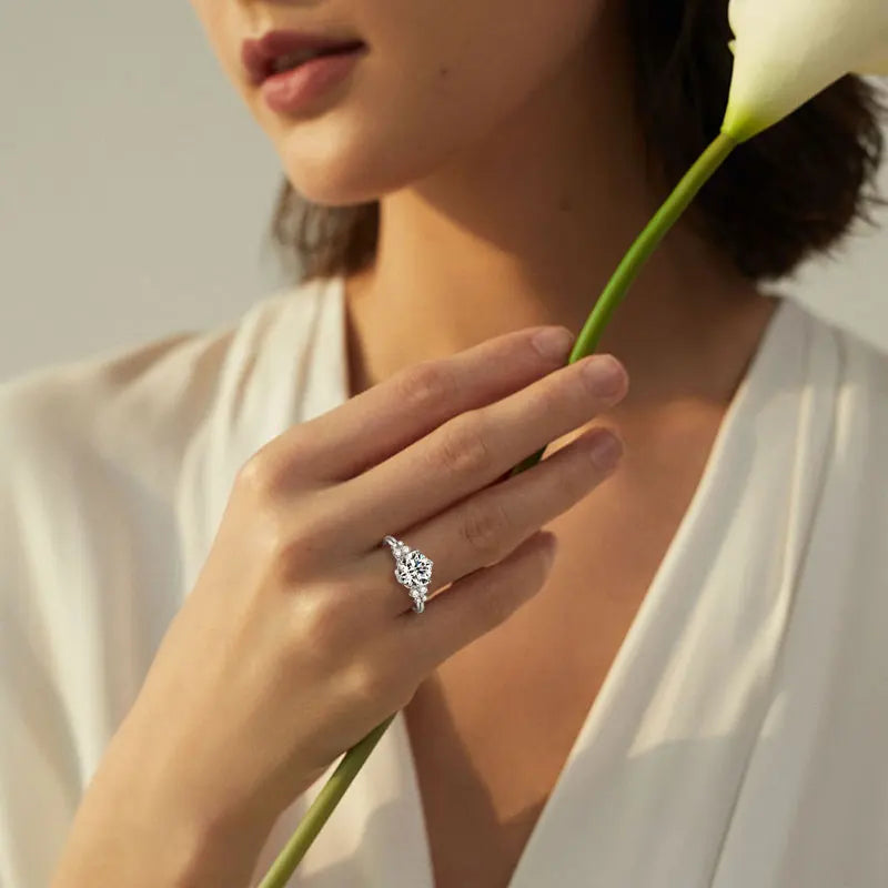 Trendy Luxury Fashion Women Fine Jewelry 2ct 2.0ct 2 Carat 8mm Six Claw Moissanite S925 Sterling Silver Wedding Engagement Ring