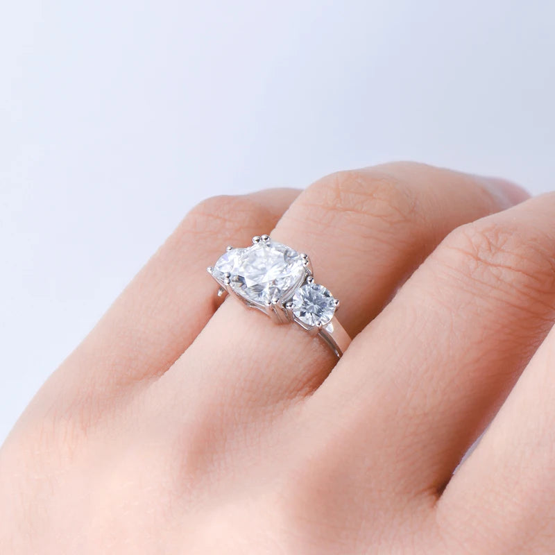 GRA Wedding Band Jewelry 925 Sterling Silver Cushion Cut Three Stone 3.5cttw D Moissanite Engagement Rings for Women