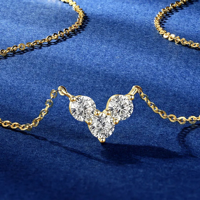3-Stone Design Jewelry Valentine Day Gift 925 Silver 4mm 0.30ct Moissanite Three Stone Spliced Heart Pendant Necklace for Women
