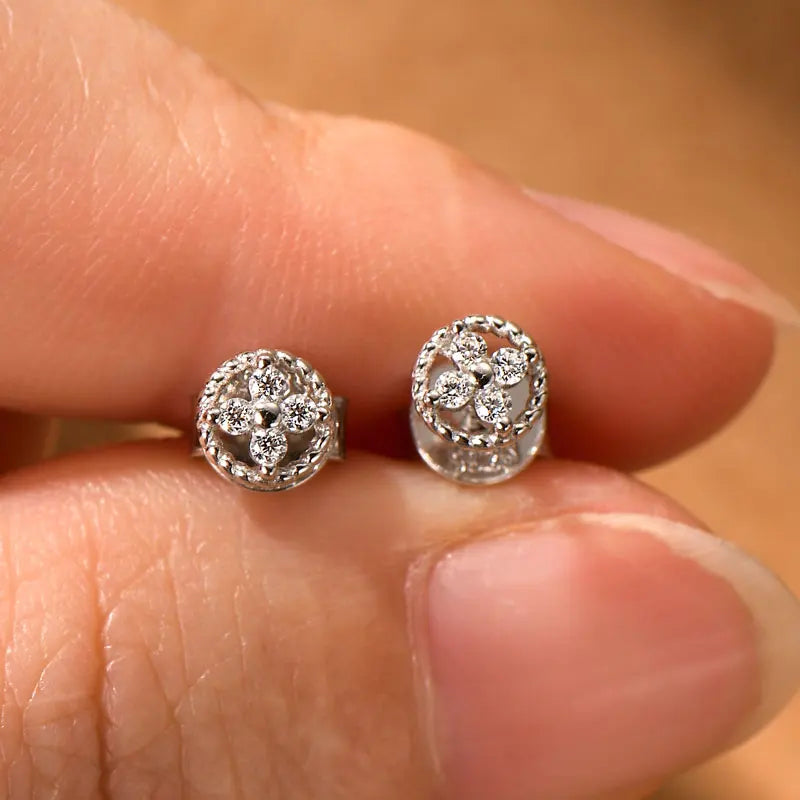 New Design Mini 925 Silver 1.3mm 0.01CT D Color VVS1 Moissanite Twisted Edge Round Stud Earrings for Women with GRA