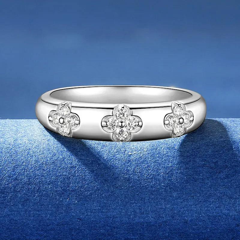 Elegant Luxurious Jewelry 925 Silver 1.5mm Round Moissanite Trio Flower Lady Triple Lucky Four-leaf Clover Ring for Women