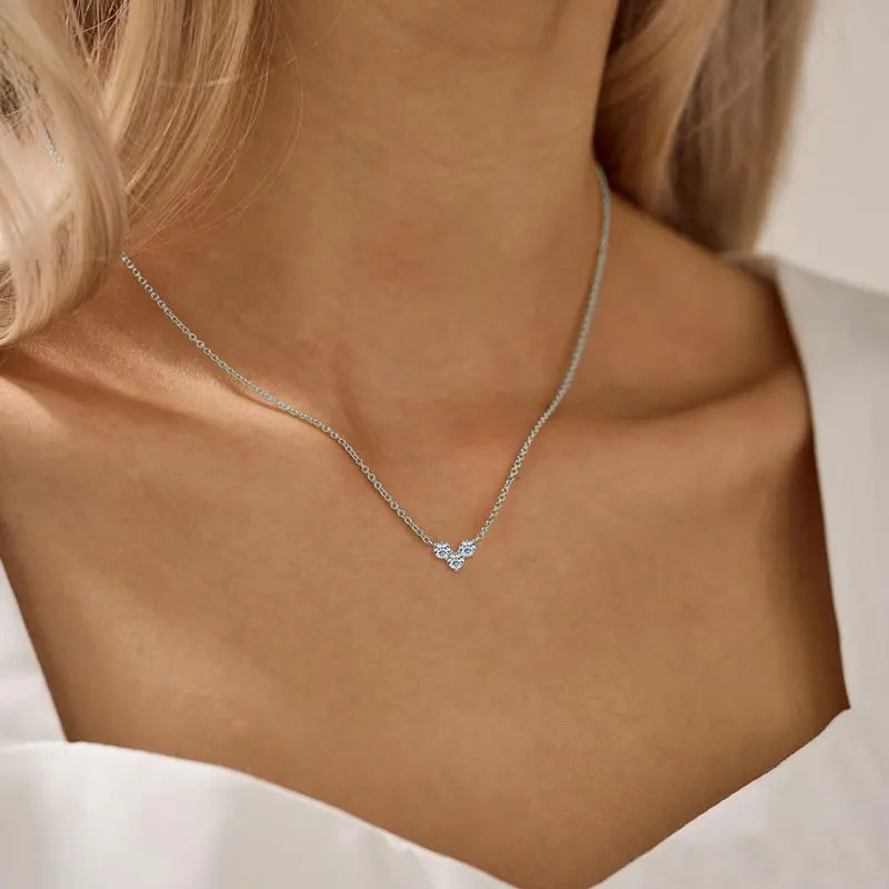 3-Stone Design Jewelry Valentine Day Gift 925 Silver 4mm 0.30ct Moissanite Three Stone Spliced Heart Pendant Necklace for Women