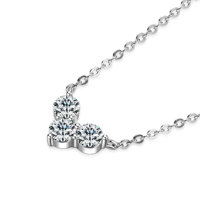 3-Stone Design Jewelry Valentine Day Gift 925 Silver 4mm 0.30ct Moissanite Three Stone Spliced Heart Pendant Necklace for Women